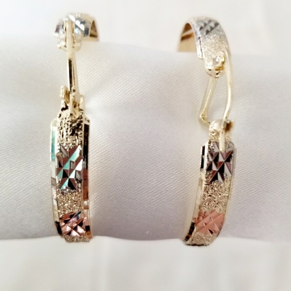 Tricolor diamond cut hoops gold overlay. New - Picture 7 of 7